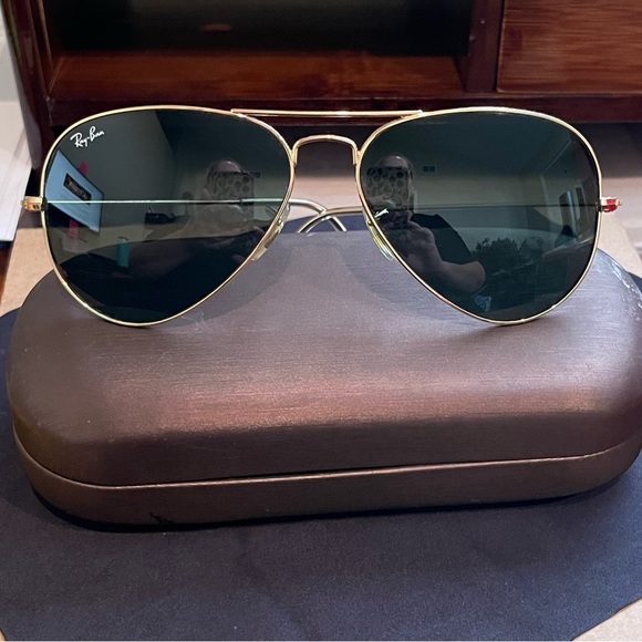 Ray-Ban Aviator Sunglasses - Picture 2 of 9